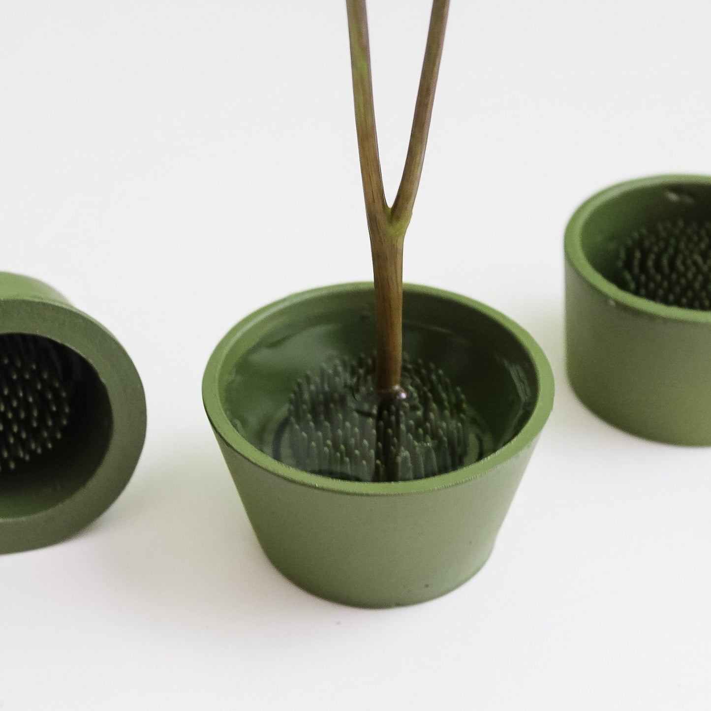 1-1/2" Round Pin Cup Flower Frogs